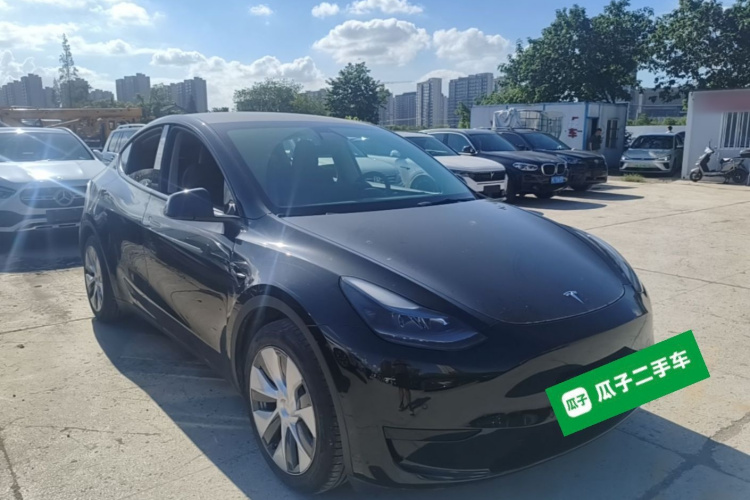 Tesla Model Y 2022 immagine di auto #4