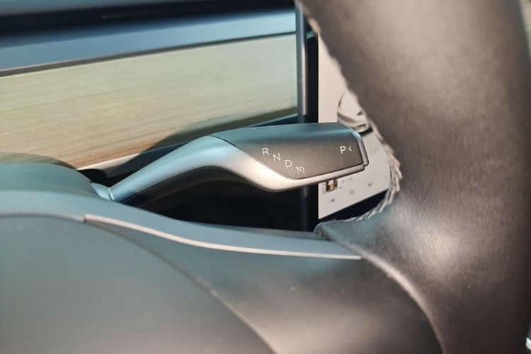 Tesla Model Y 2022 car image #14