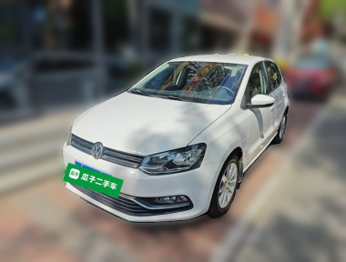 Volkswagen Polo 2015 Volkswagen Polo 2015 car image
