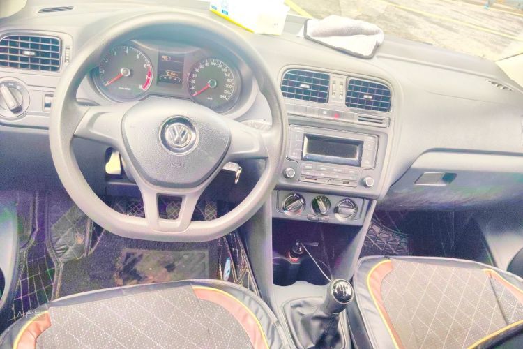 Volkswagen Polo 2015 #12 Volkswagen Polo 2015 car image #12
