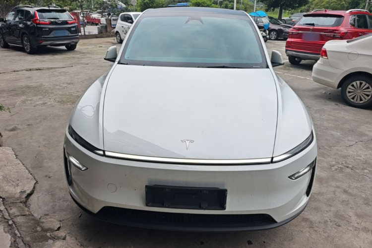 Tesla Model Y 2025 #3 Tesla Model Y 2025 car image #3