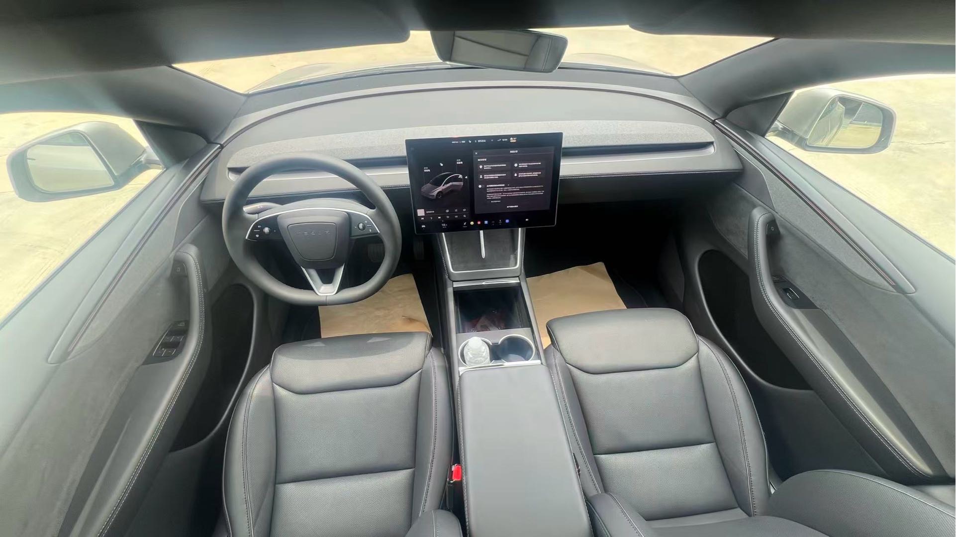 Tesla Model Y 2026 #7 Tesla Model Y 2026 car image #7