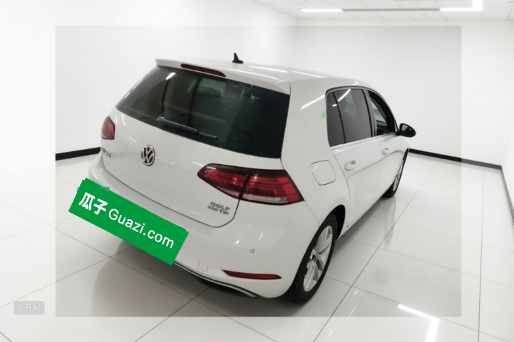 Volkswagen Golf 2019 car image #7