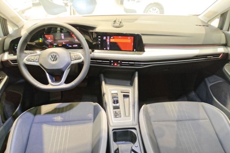Volkswagen Golf 2024 car image #10