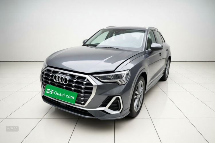Audi Q3 2022 car image #2