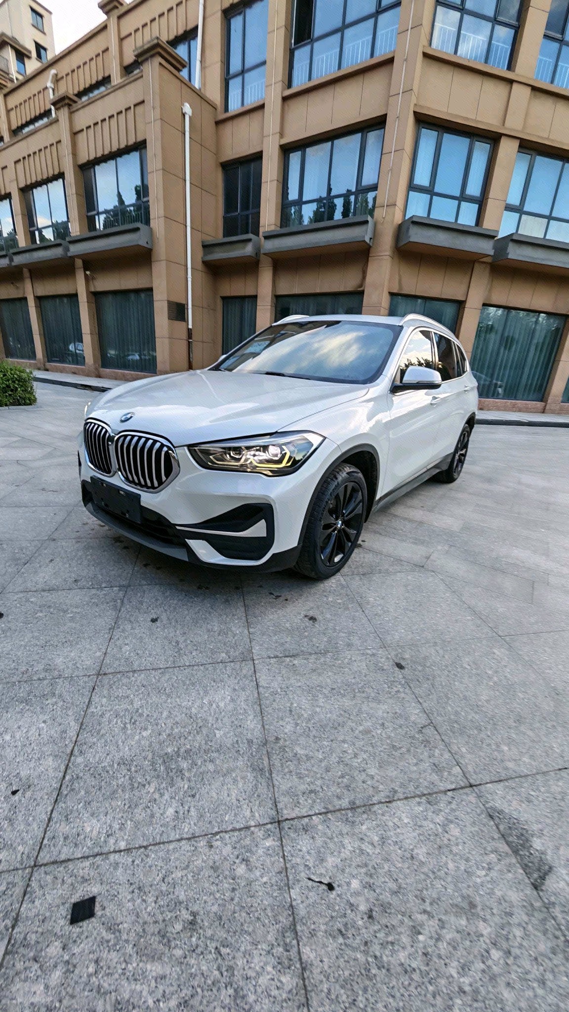 BMW X1 2019 car image 