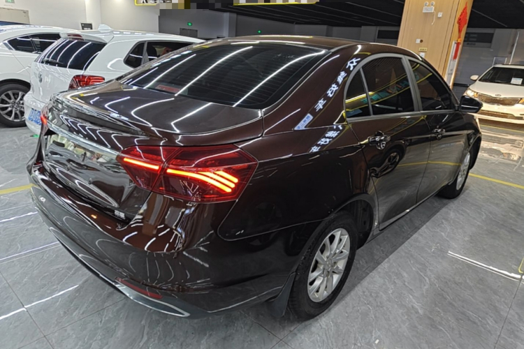 GEELY Emgrand 2020 car image #5