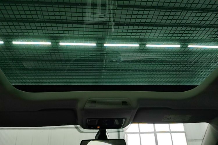Volkswagen Golf 2021 car image #18