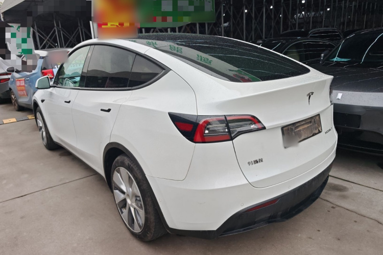 Tesla Model Y 2022 #5 Tesla Model Y 2022 car image #5