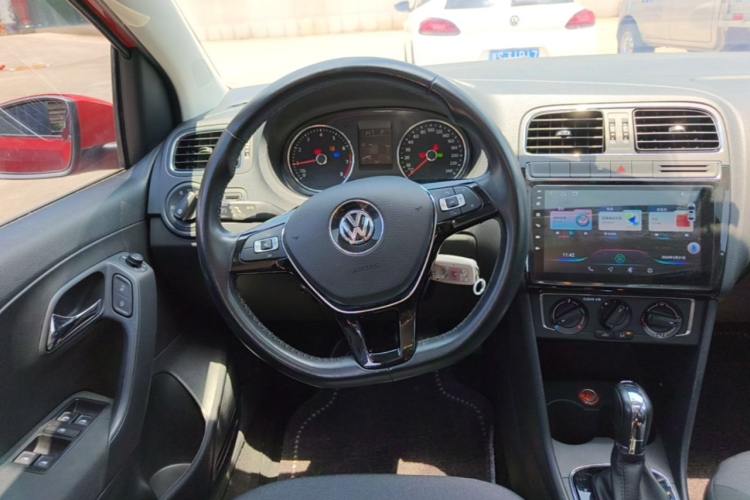 Volkswagen Polo 2016 #11 Volkswagen Polo 2016 car image #11