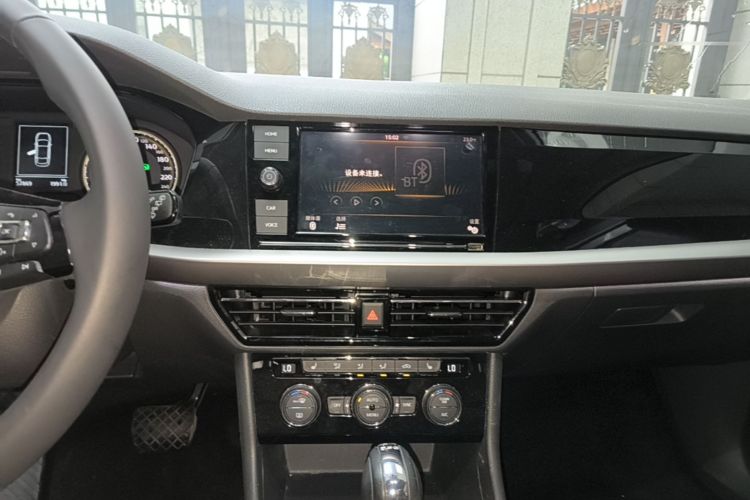 Volkswagen Lavida 2019 car image #13