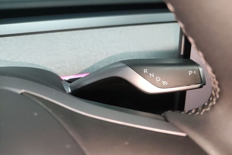 Tesla Model Y 2023 #18 Tesla Model Y 2023 car image #18