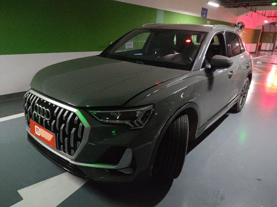 Audi Q3 2024 car image 