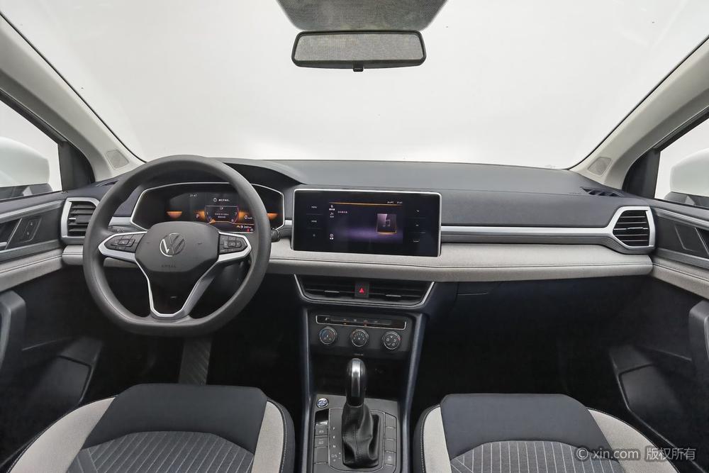 Volkswagen Tharu 2024 car image #13