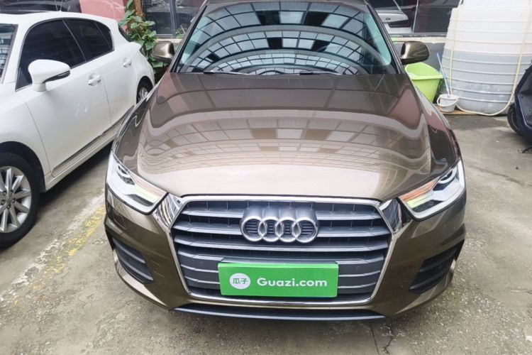Audi Q3 2018 car image #3