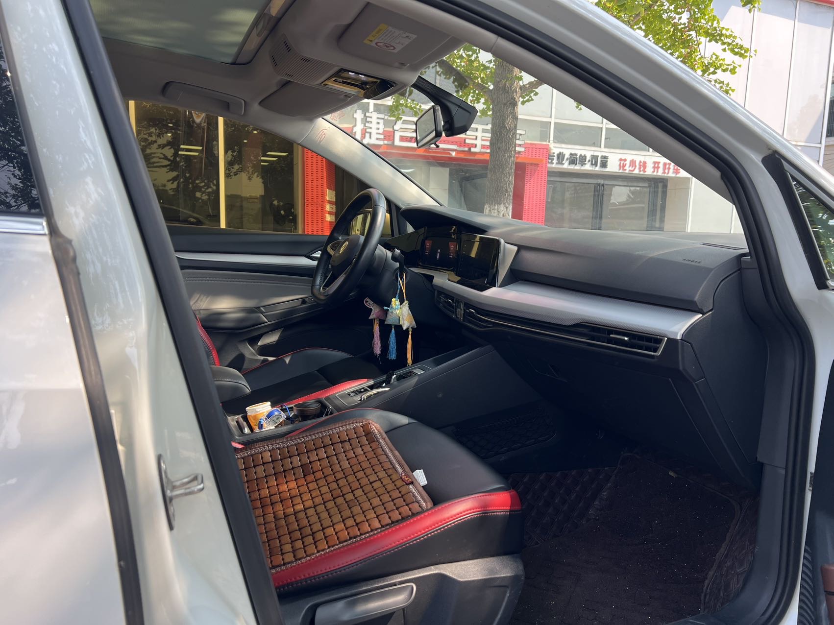 Volkswagen Golf 2020 car image #7