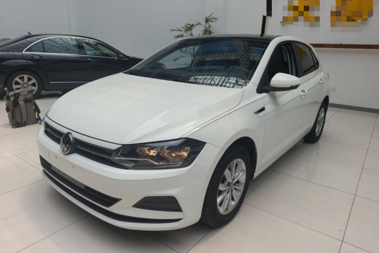 Volkswagen Polo 2021 car image #2