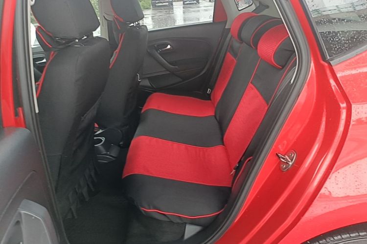 Volkswagen Polo 2018 car image #13