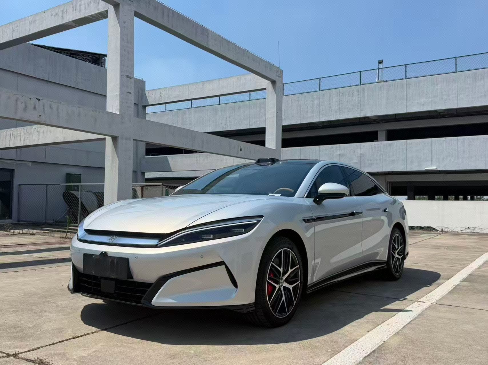 BYD HanL 2025 BYD HanL 2025 car image