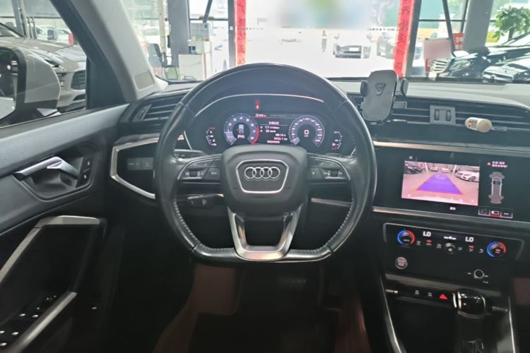 Audi Q3 2020 #11 Audi Q3 2020 car image #11