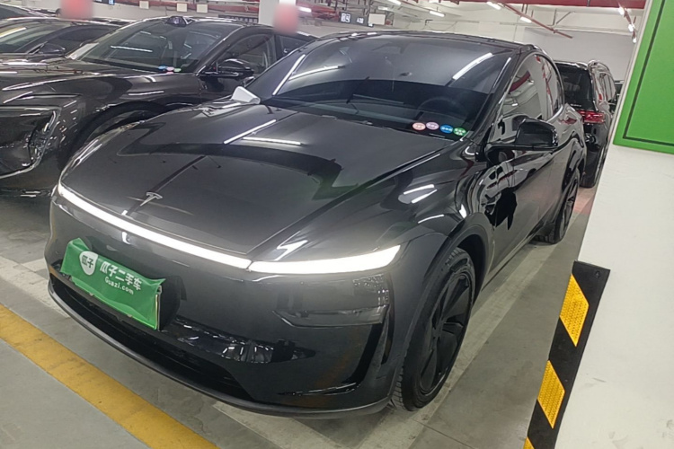 Tesla Model Y 2026 #2 Tesla Model Y 2026 car image #2