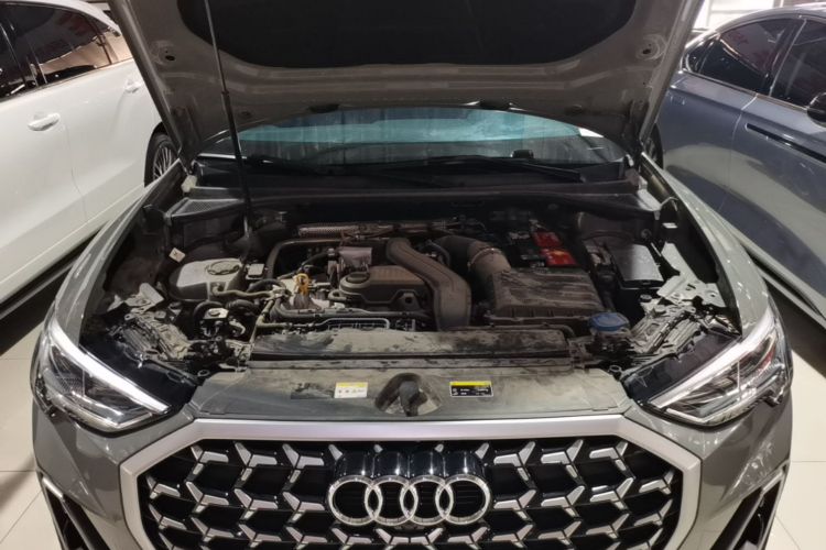 Audi Q3 2025 immagine di auto #20