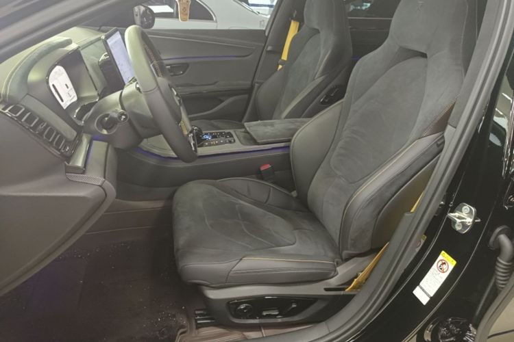 BYD Han 2024 car image #19