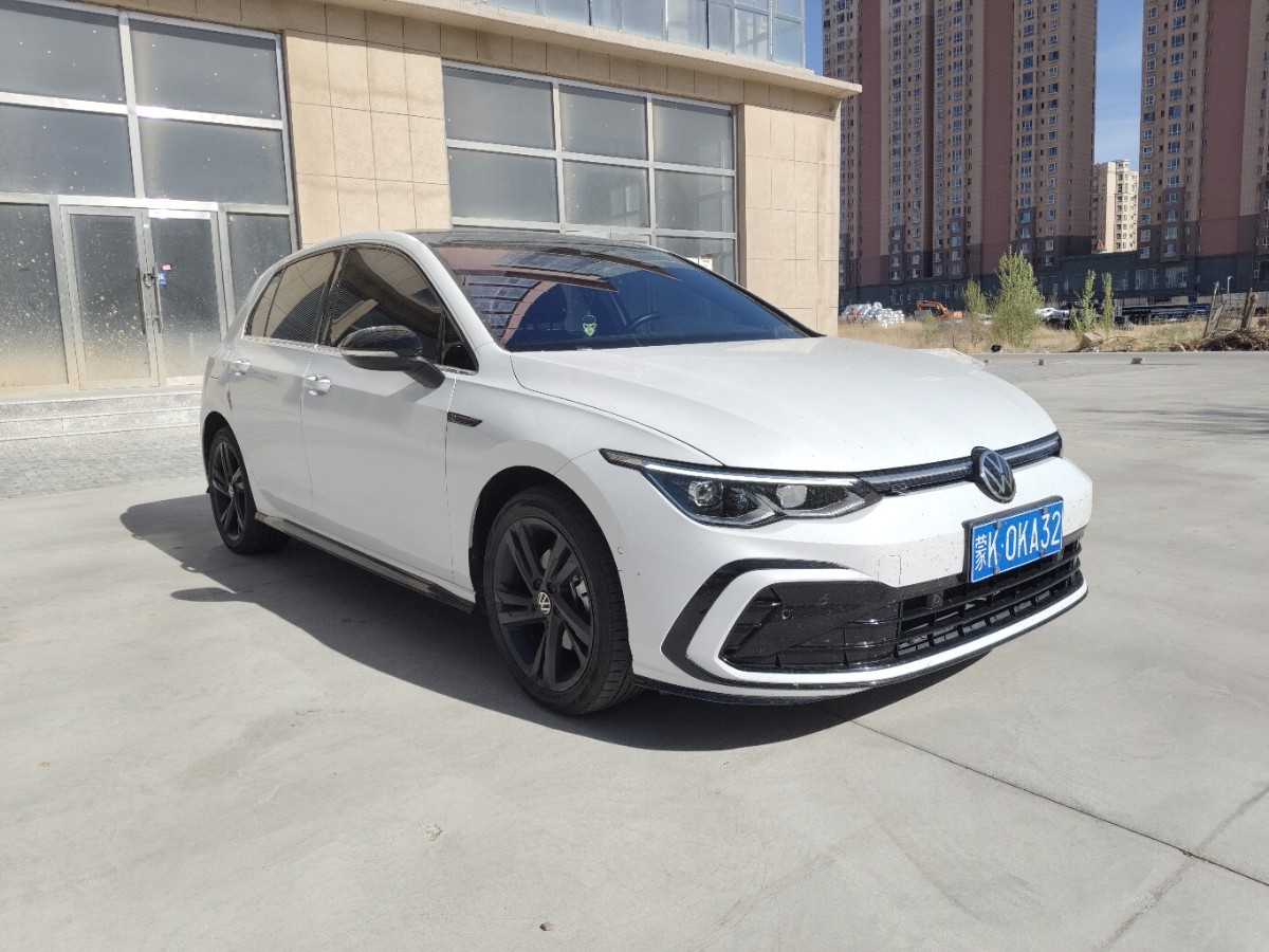 Volkswagen Golf 2021 car image #3