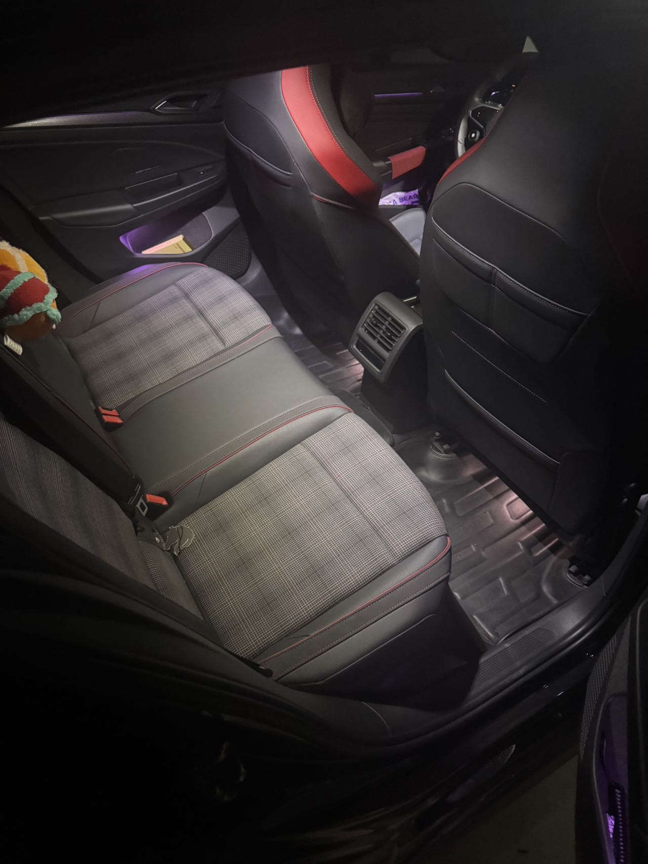 Volkswagen GolfGTI 2023 immagine di auto #5