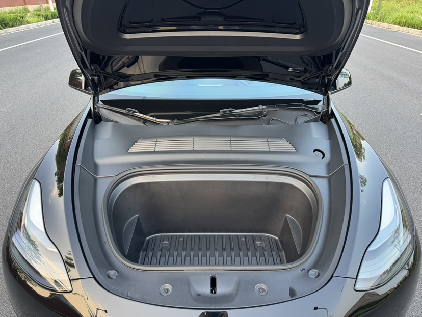 Tesla Model Y 2021 #8 Tesla Model Y 2021 car image #8