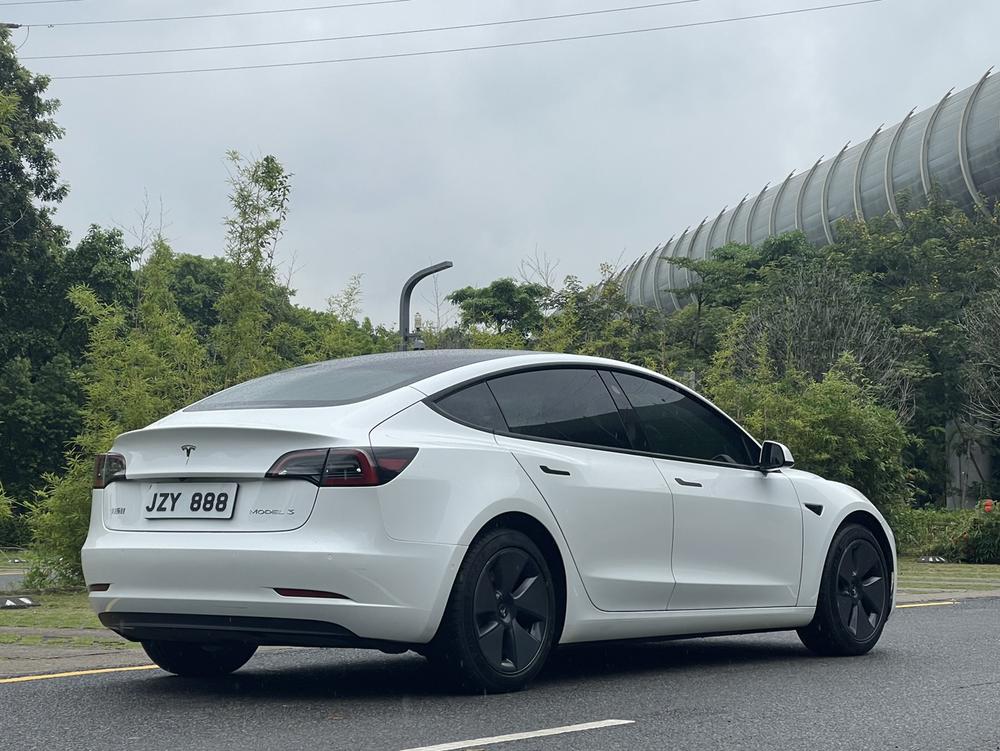 Tesla Model 3 2022 car image #7