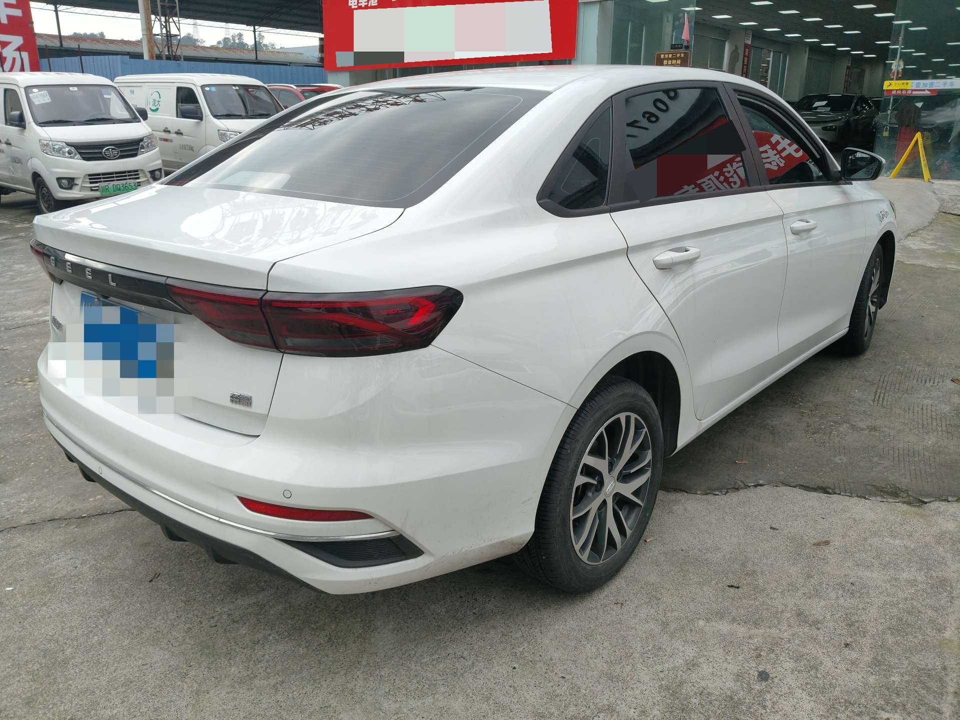 GEELY Emgrand 2024 imagen de coche #3