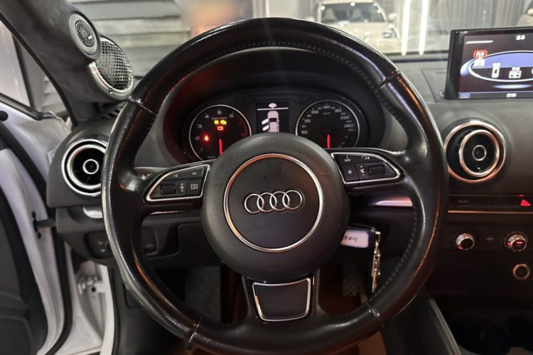 Audi A3 2017 car image #13