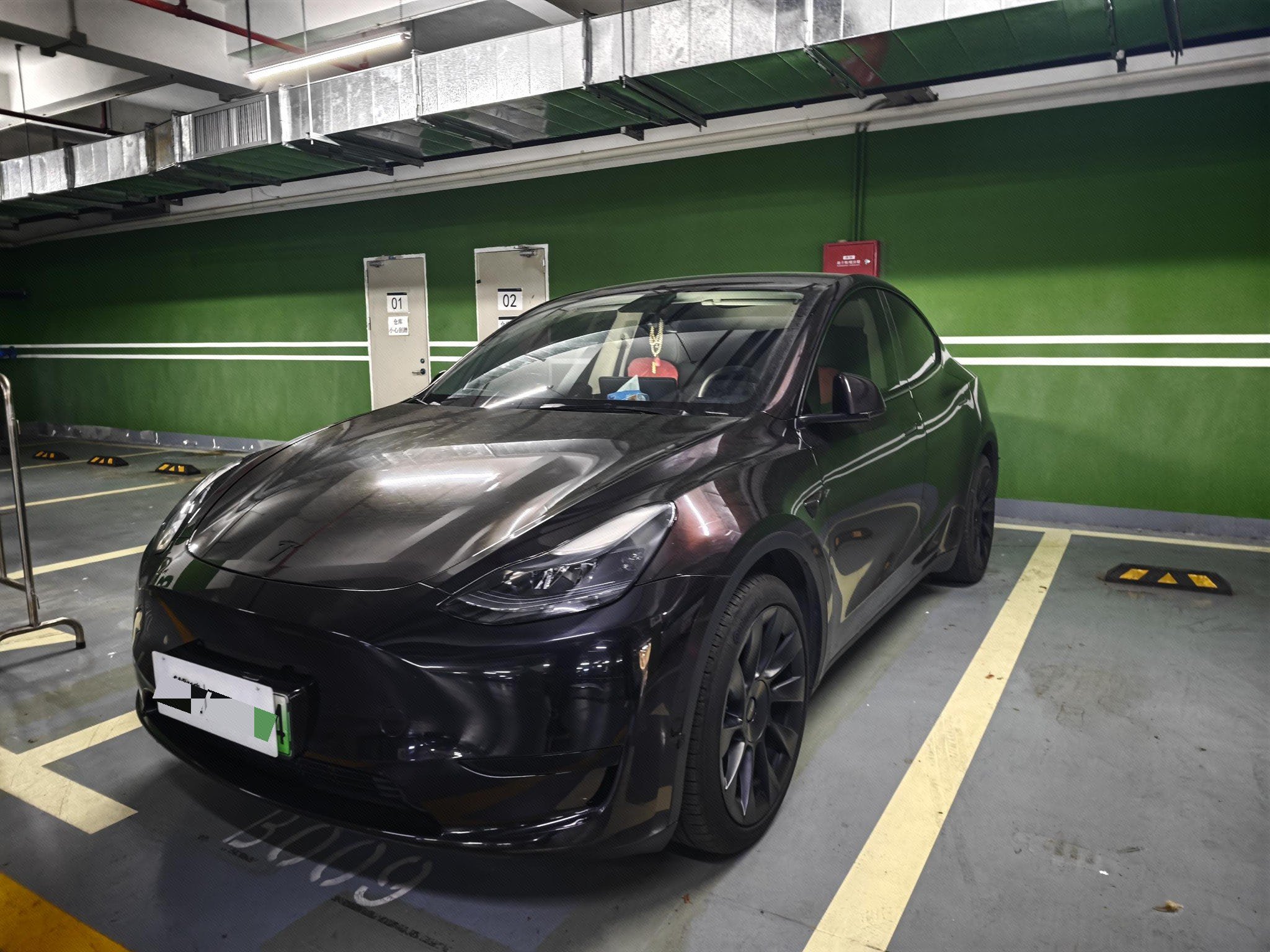 Tesla Model Y 2023 immagine di auto 