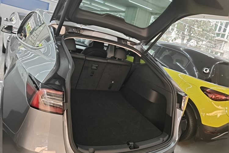 Tesla Model Y 2024 #21 Tesla Model Y 2024 car image #21