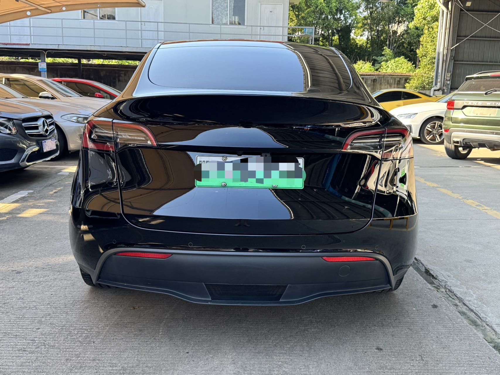 Tesla Model Y 2022 #8 Tesla Model Y 2022 car image #8