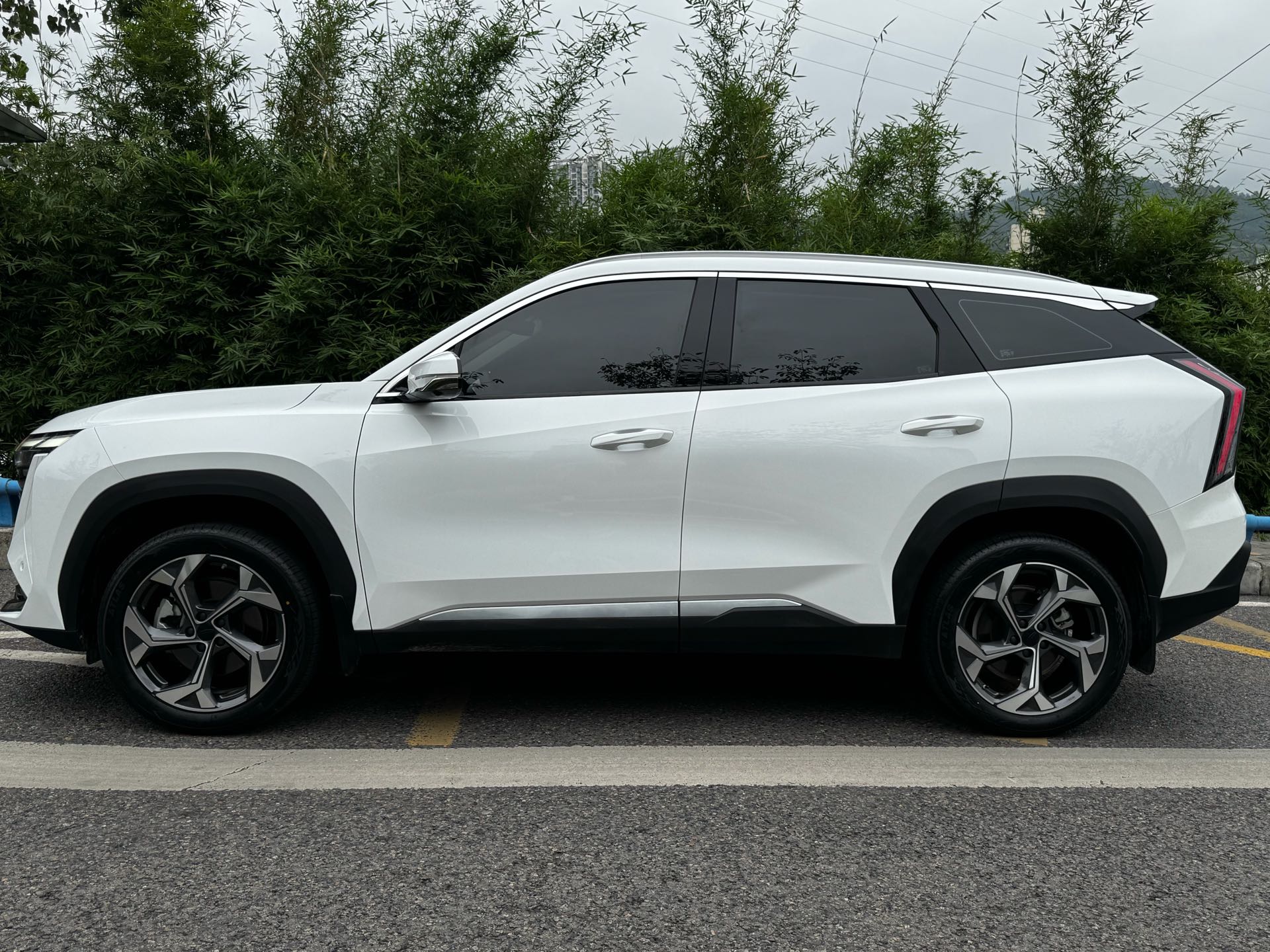 GEELY Boyue L 2024 car image #16