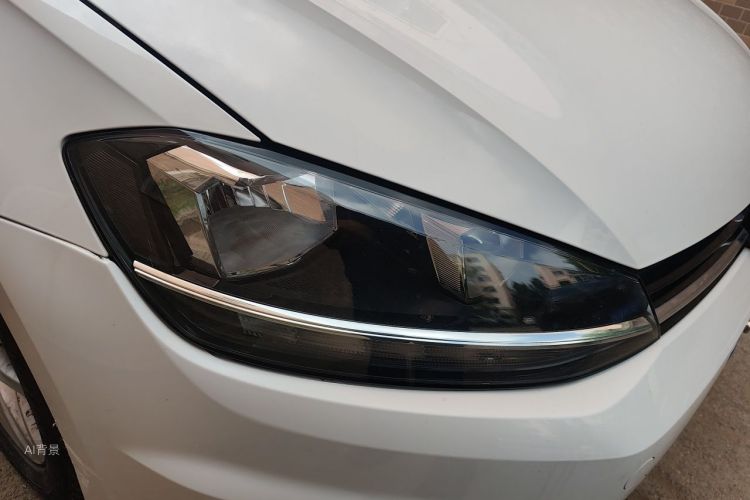 Volkswagen Golf 2018 car image #8