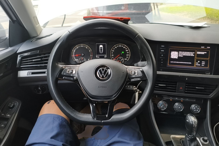 Volkswagen Bora 2021 car image #15