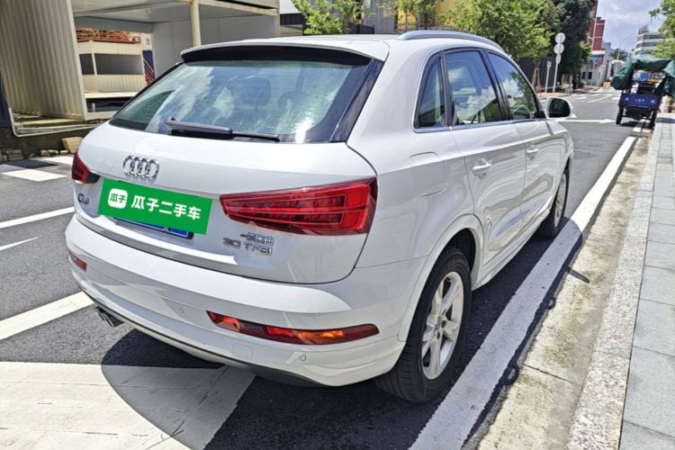 Audi Q3 2018 car image #7