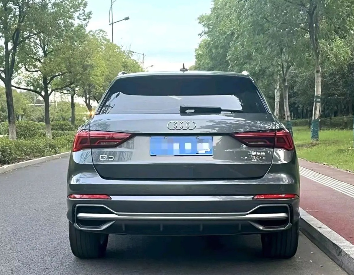 Audi Q3 2022 car image #5