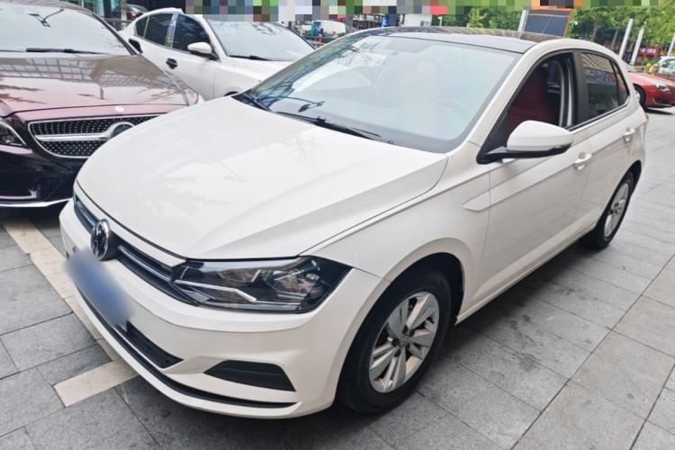 Volkswagen Polo 2021 car image #2