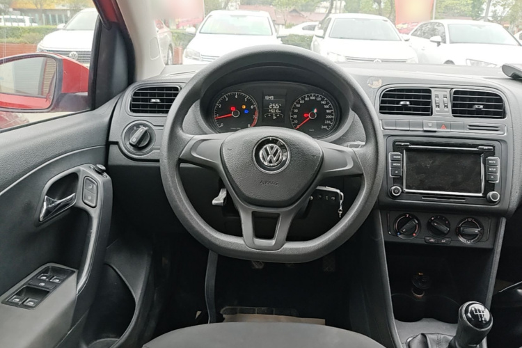 Volkswagen Polo 2015 #11 Volkswagen Polo 2015 car image #11