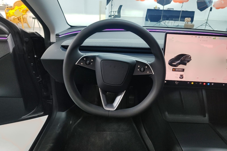 Tesla Model 3 2025 #15 Tesla Model 3 2025 car image #15