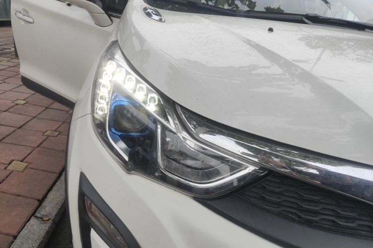 BYD Yuan 2016 #8 BYD Yuan 2016 car image #8