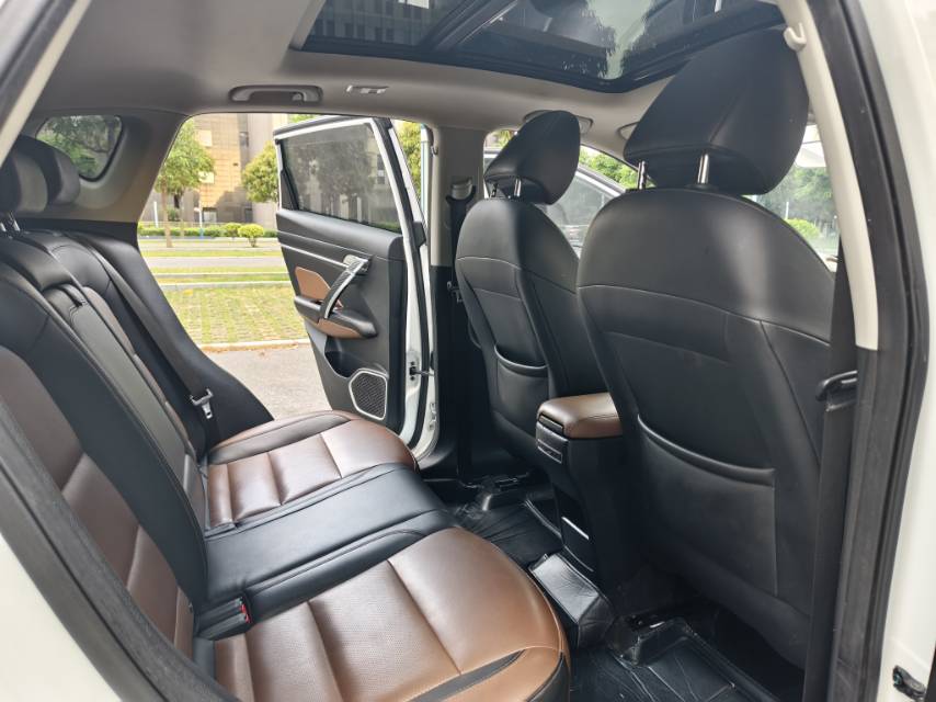 GEELY Coolray 2019 image de voiture #8