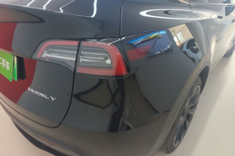 Tesla Model Y 2023 #8 Tesla Model Y 2023 car image #8
