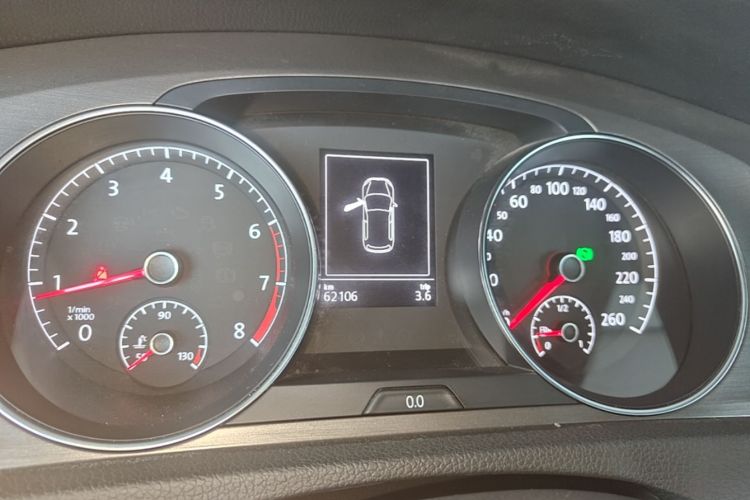 Volkswagen Golf 2016 car image #12