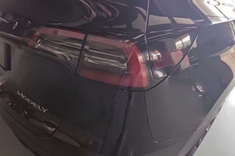 Tesla Model Y 2021 #8 Tesla Model Y 2021 car image #8