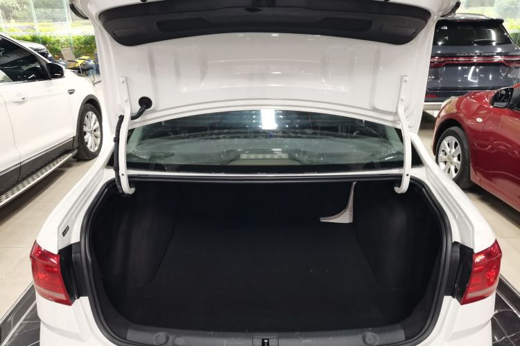 Volkswagen Lavida 2018 car image #19